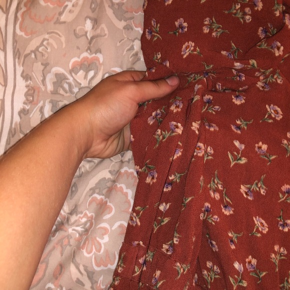 American Eagle Floral Romper - Picture 9 of 9